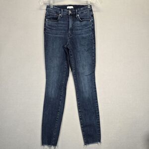 Good American Jeans Women's  Blue  Denim Frayed Hem Size 4/27 (24 X 28)